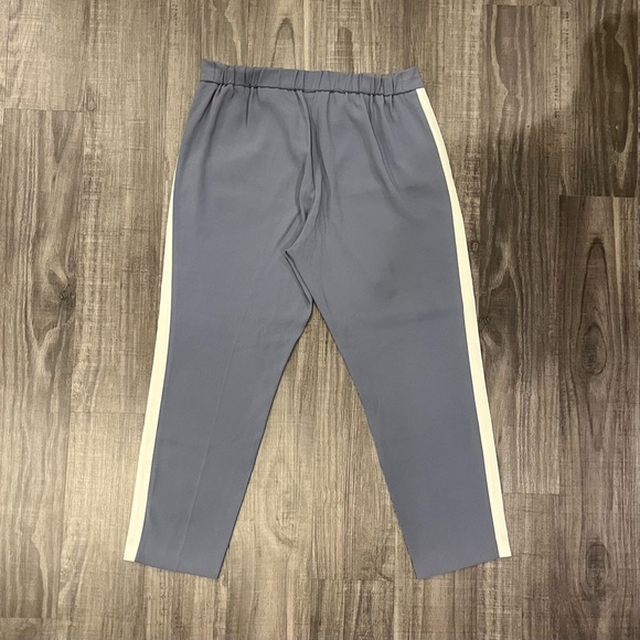 Aritzia Babaton Conan Blue With White Stripe Cropped Pant - Picture 4 of 5